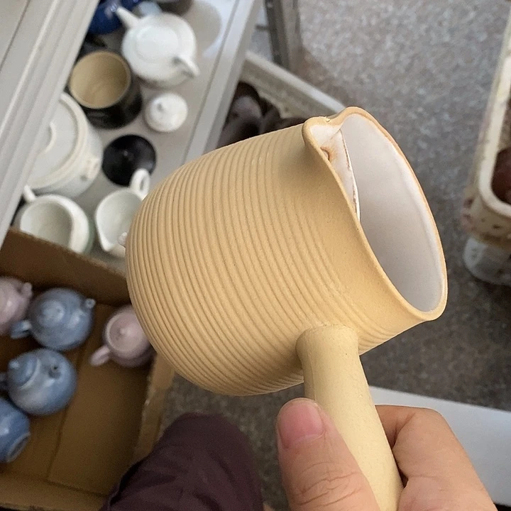 陶瓷艺术品及陶瓷壶