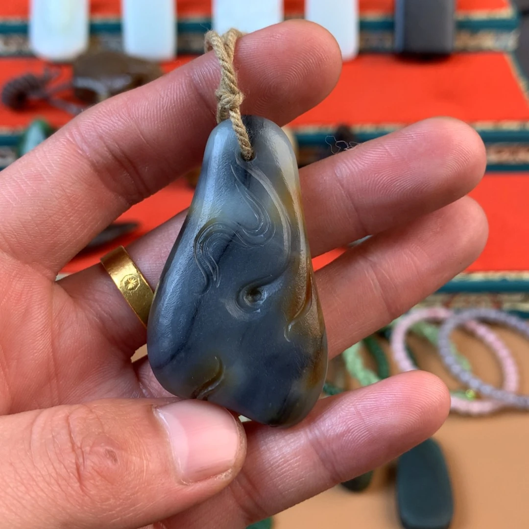 和田玉（糖玉）挂件未镶嵌?****এ