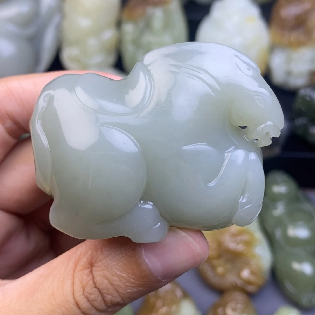 和田玉未镶嵌把件