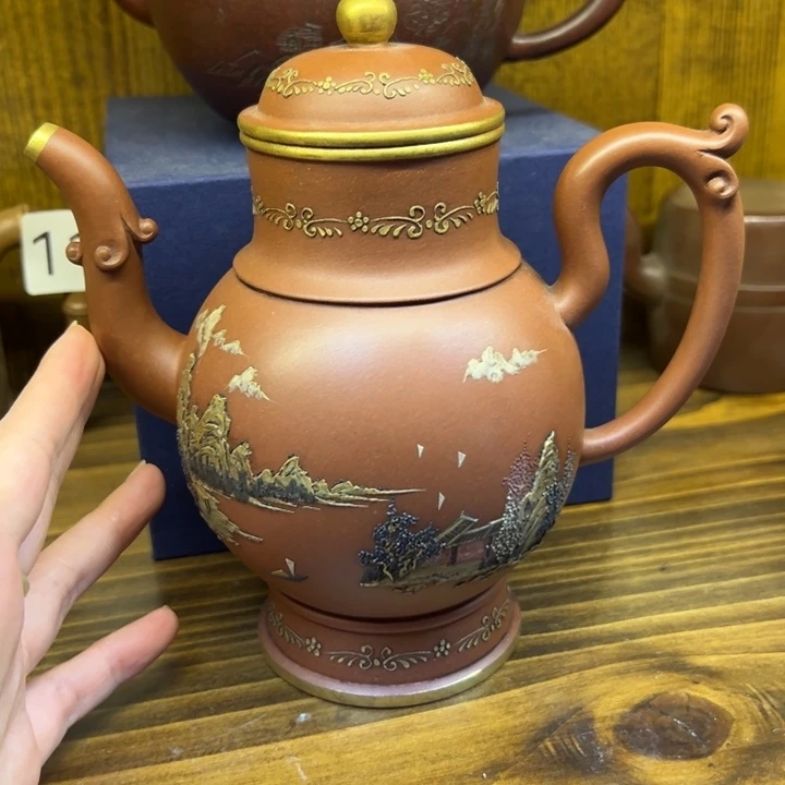 国***公紫砂壶等艺术精品