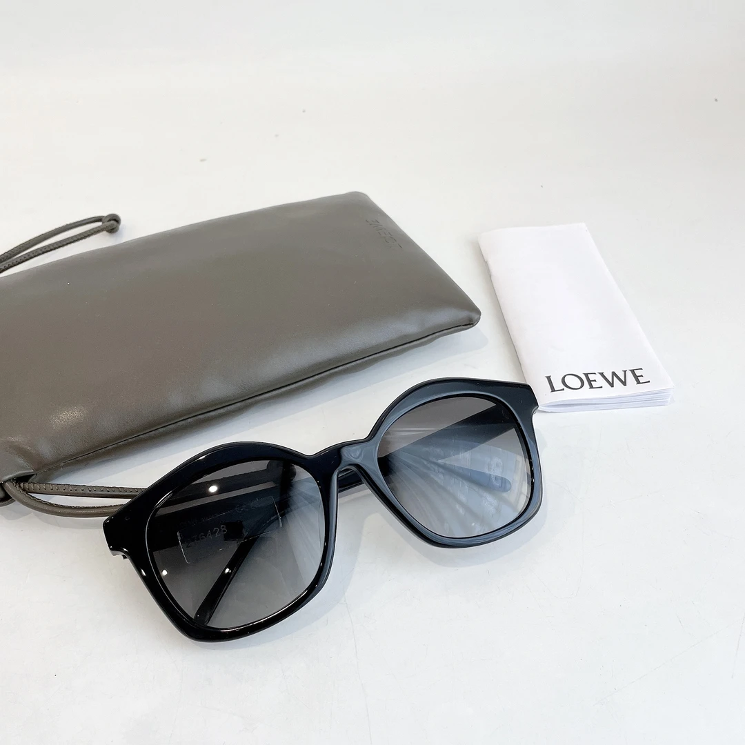 全新未使用 LOEWE/罗意威 黑框墨镜 25年新款