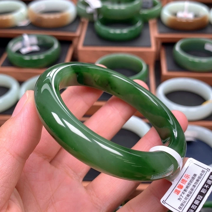 未镶嵌手镯和田玉（碧玉）