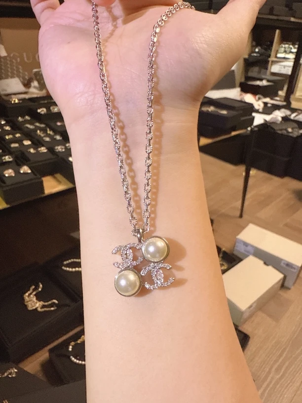 未使用 Chanel/香奈儿 澳海贝对角对称珍珠cc项链