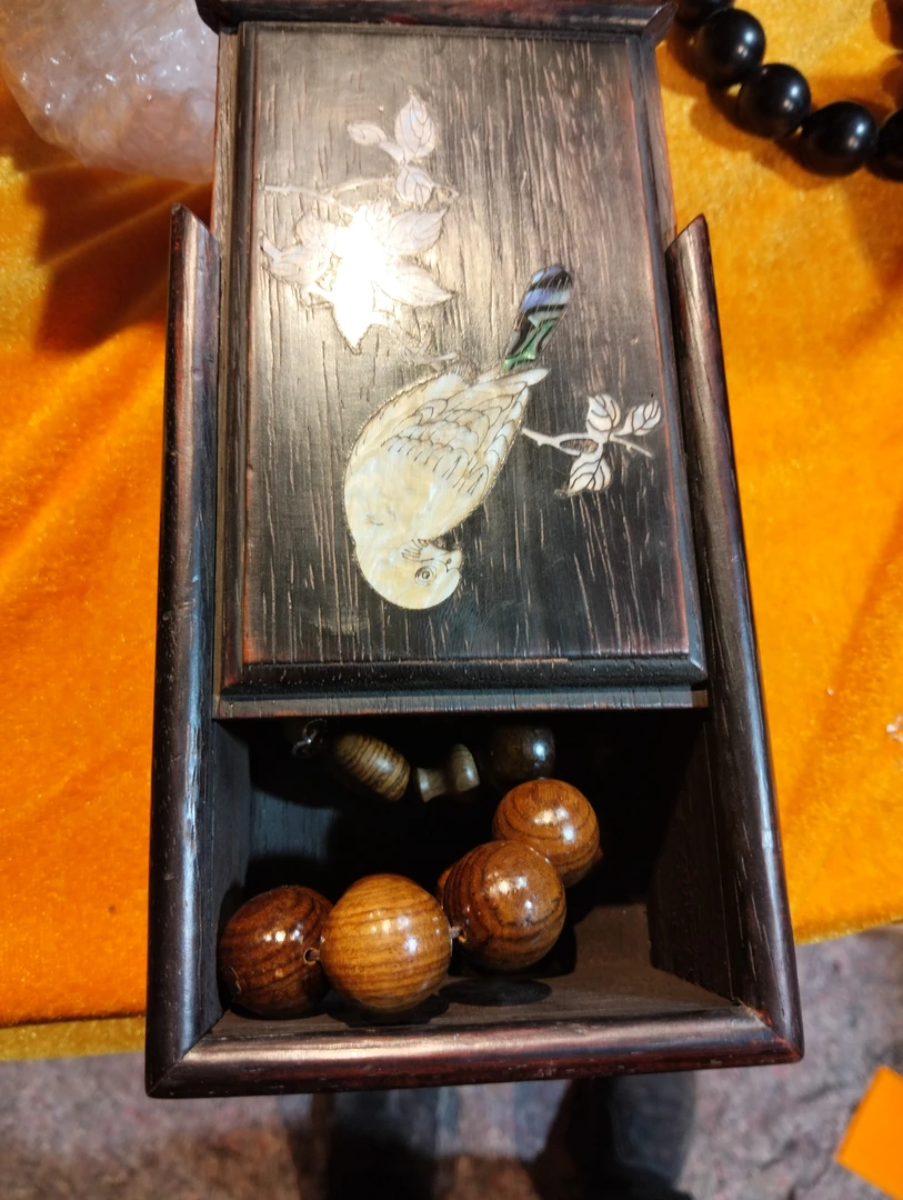 手工艺品：老油梨车挂  带镶嵌盒子