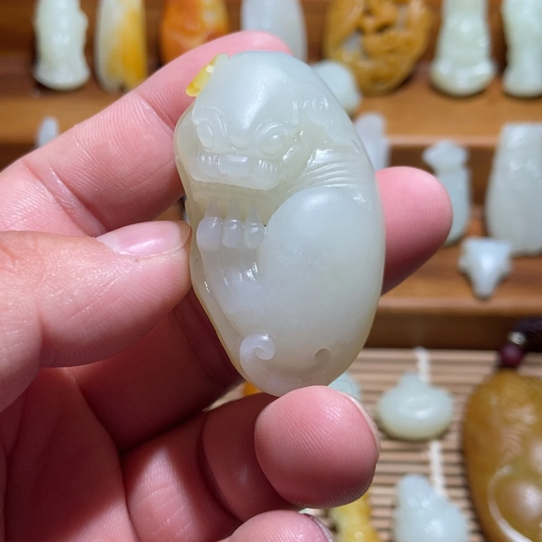 通***知和田玉未镶嵌颈饰