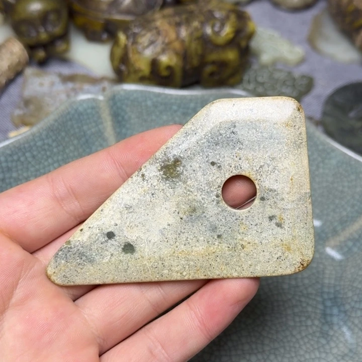 和田玉未镶嵌颈饰17