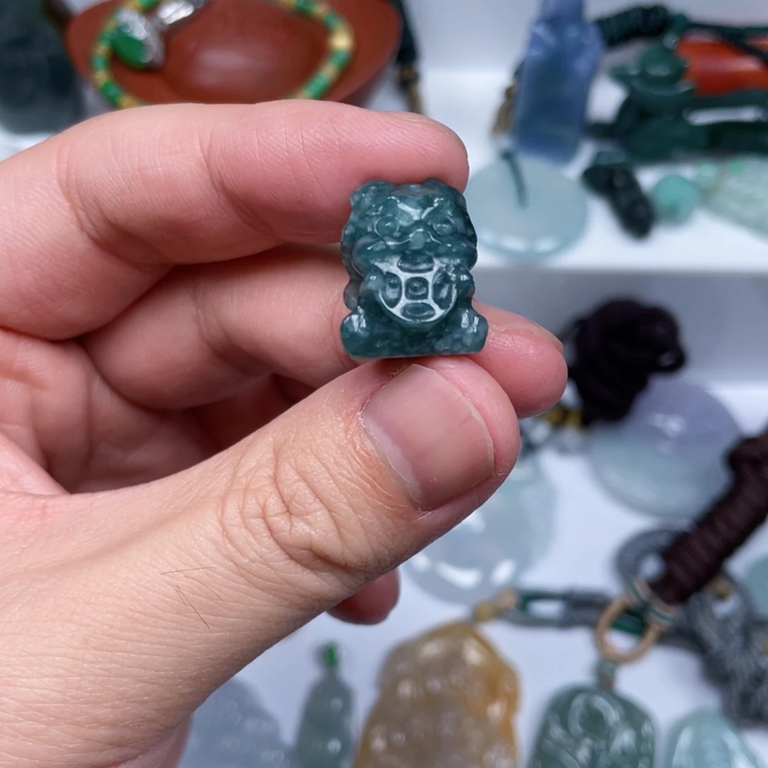 翡翠颈饰未镶嵌用***7醒狮