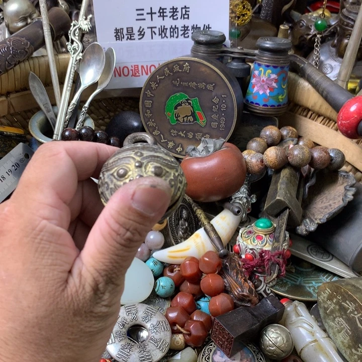 @***哥一物一拍虎头铃铛