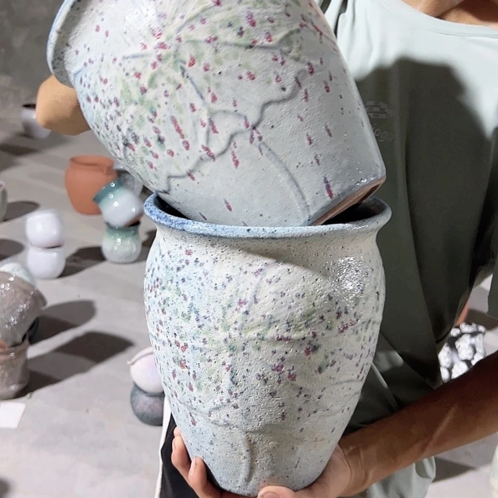 高度26厘米口20厘米