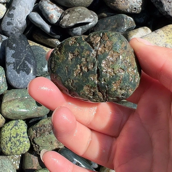 东***韵蛇纹石玉合金西藏藏玉药王石