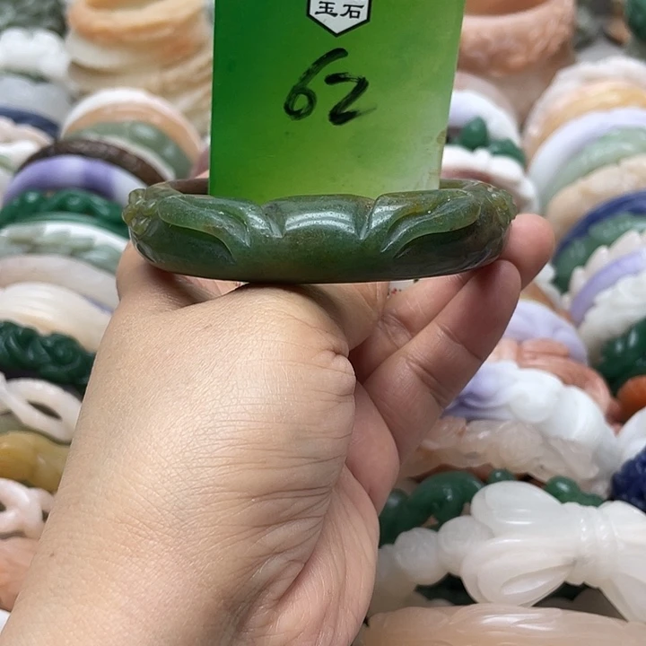 未镶嵌手镯石英岩玉