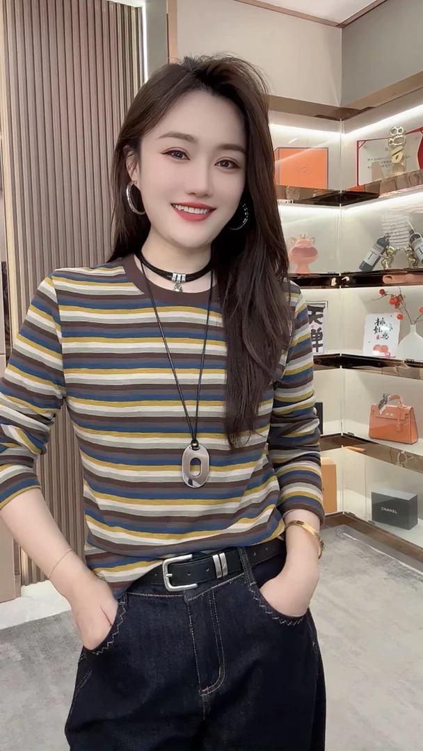 2025秋新款时尚设计感圆领条纹长袖T恤女修身显瘦百搭上衣女时尚