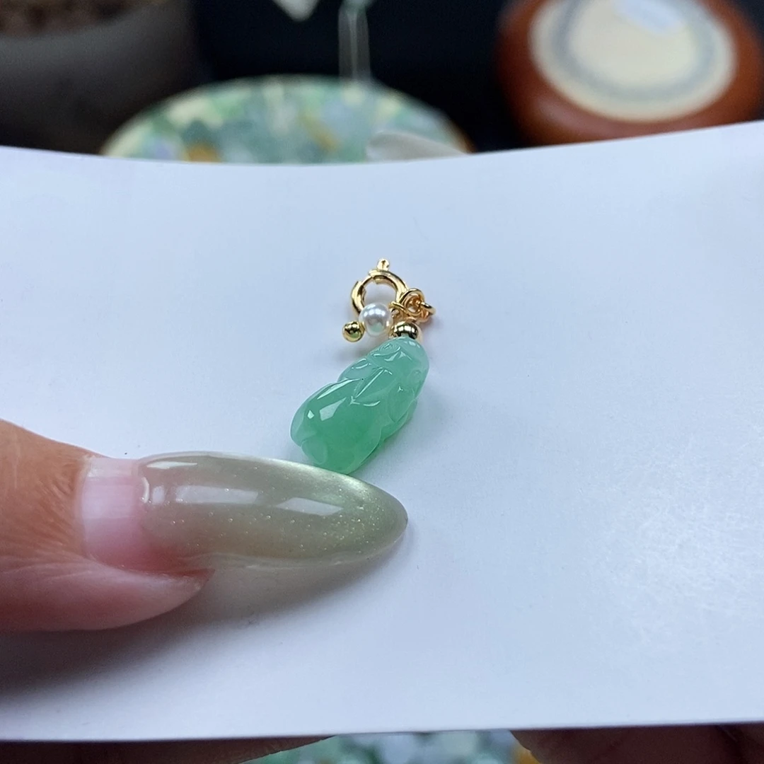 未镶嵌挂件翡翠吊坠