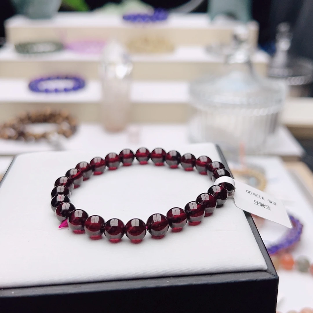 水晶手链未镶嵌石榴石7m m