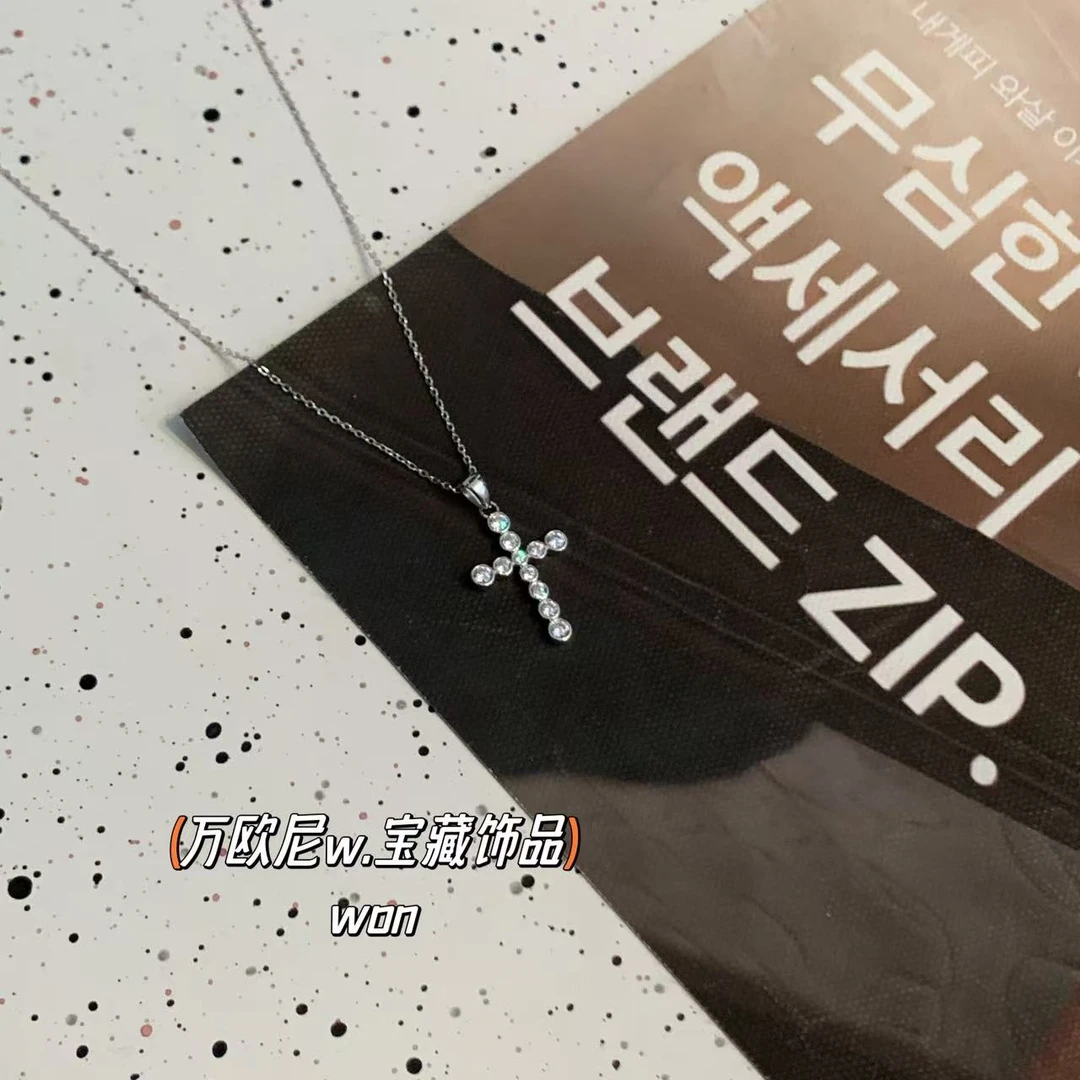 坠链均925银合成锆石 CHANGE x 经典泡泡十字项链 百搭时尚X552