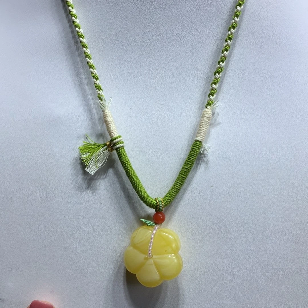 未镶嵌颈饰蜜蜡吊坠
