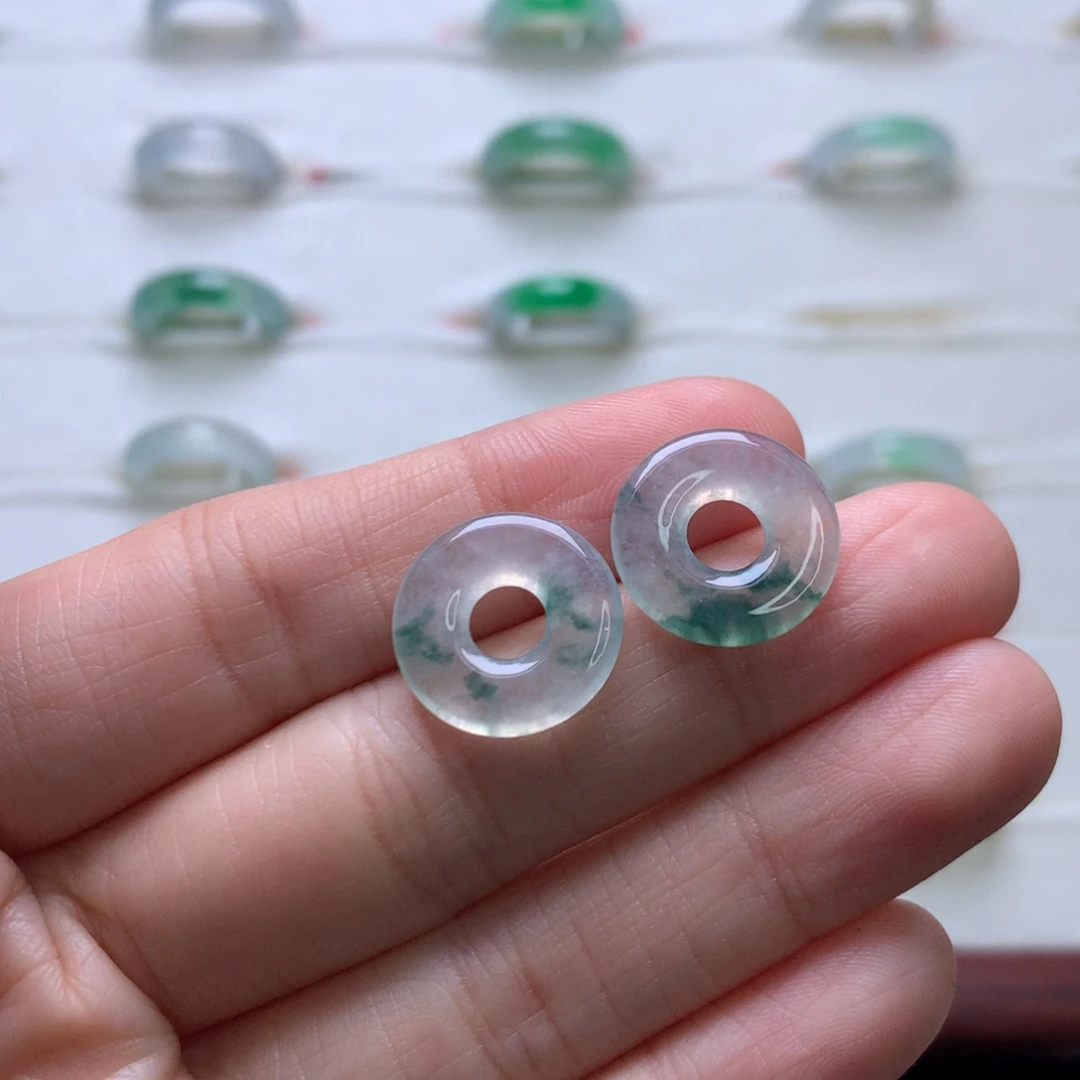 翡翠未镶嵌戒圈甜甜圈