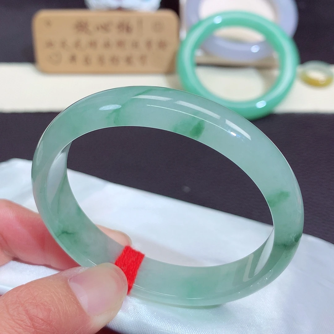 翡翠未镶嵌手镯607