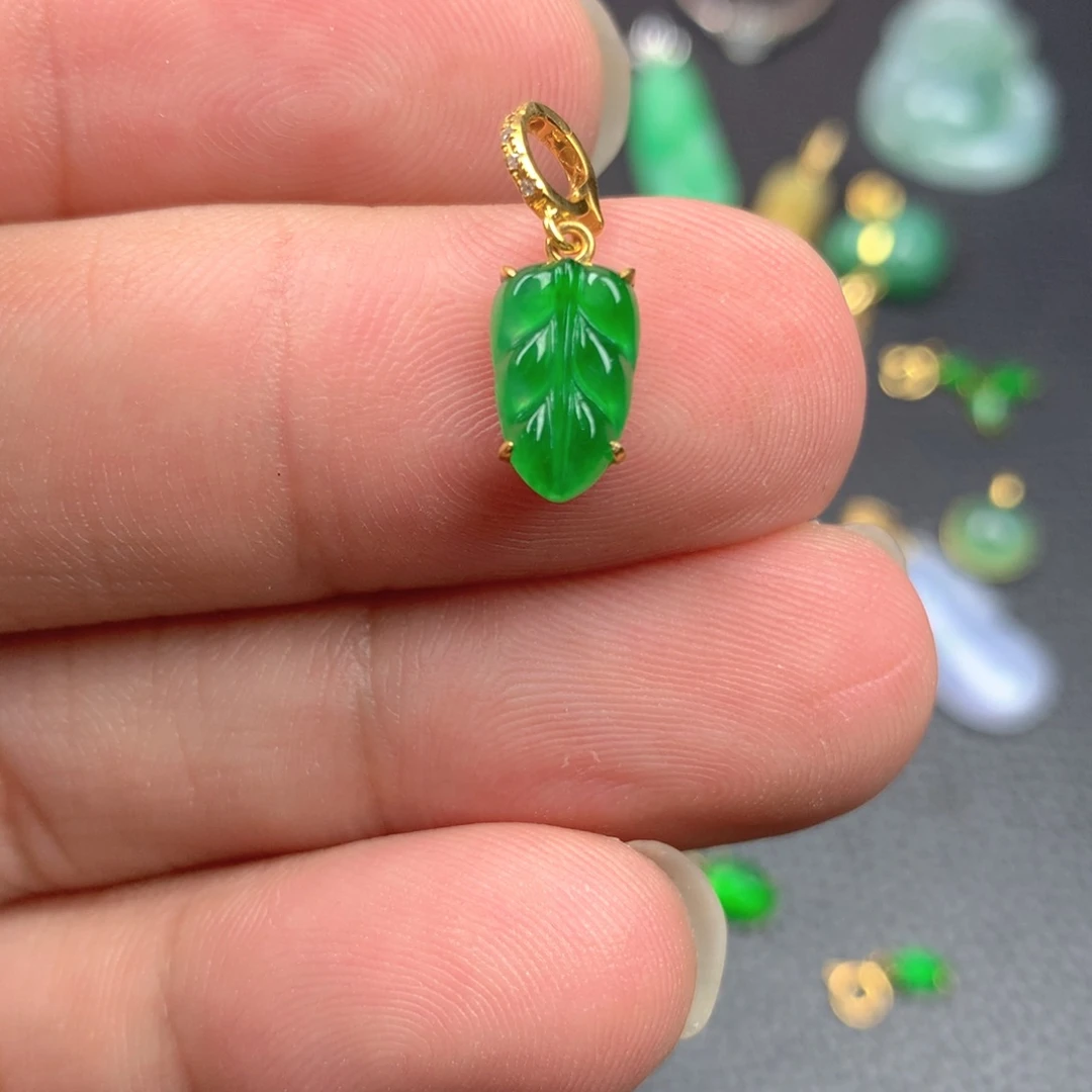 【闪购商品】翡翠18K金镶嵌颈饰