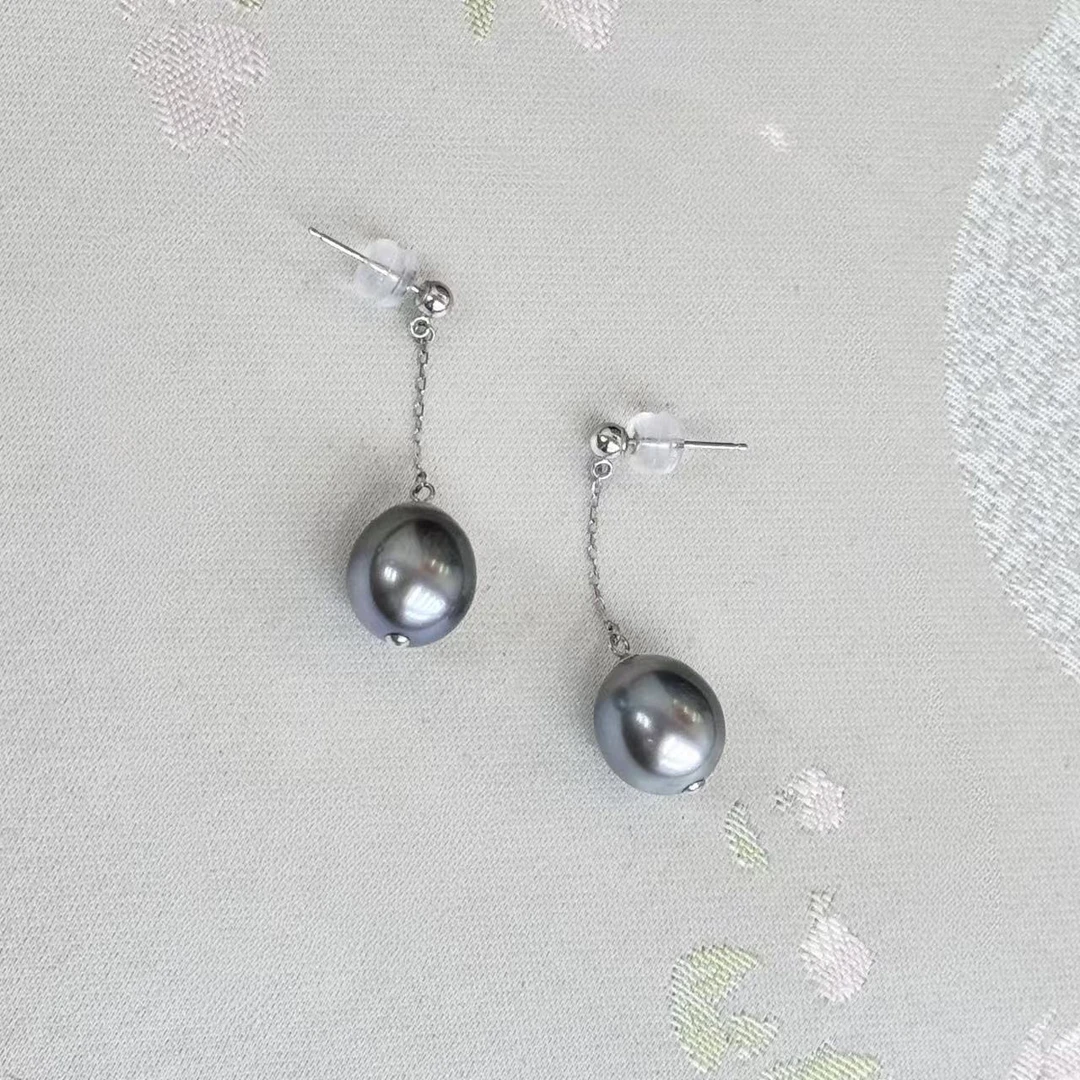 铂金灰珍珠耳线8-9mm