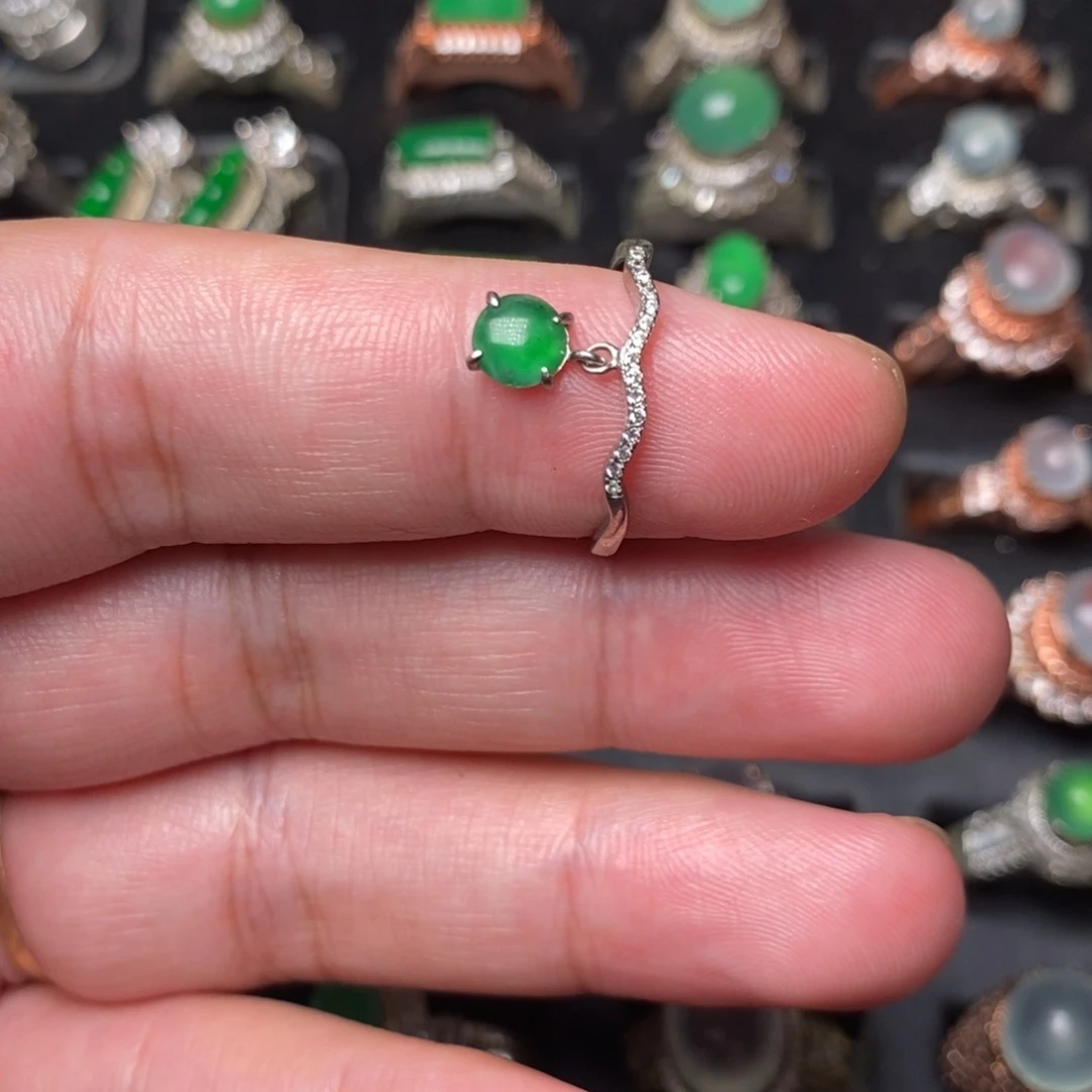 翡翠戒指未镶嵌翡翠戒指