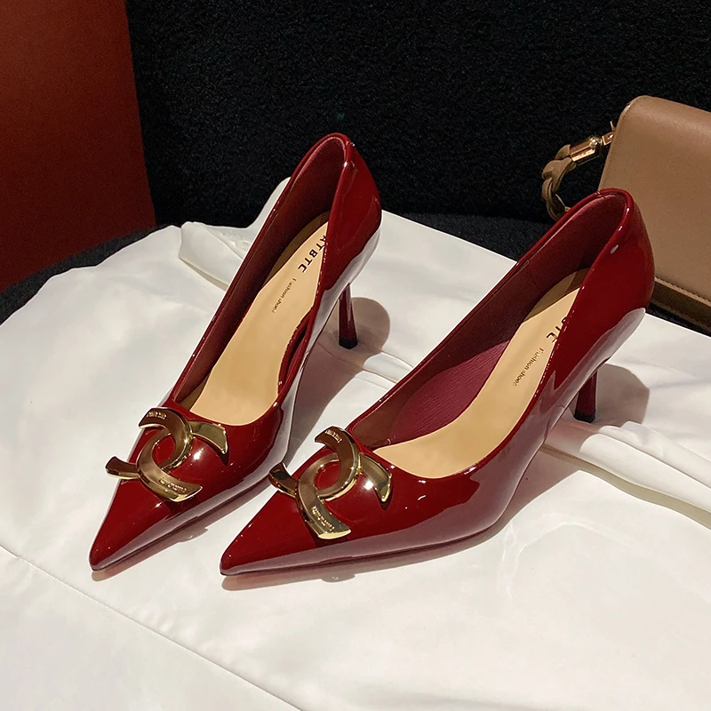 【7厘米】秋季跟鞋时尚黑色时髦小姨风金属扣件尖头细高跟XL528-111