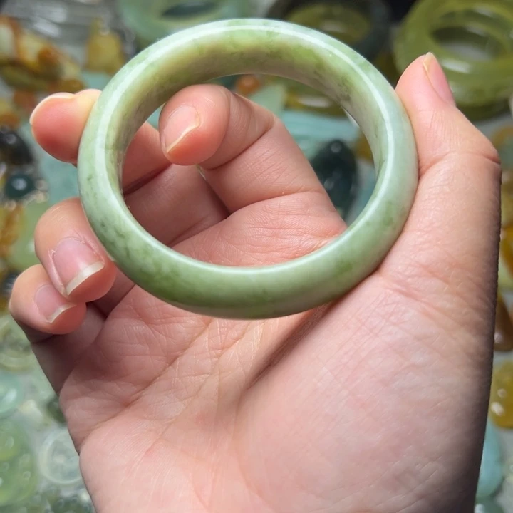 蛇纹石玉未镶嵌微瑕