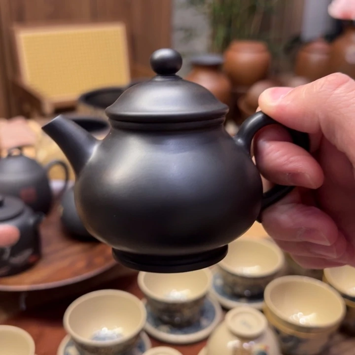 利*建水紫陶帅哥的壶