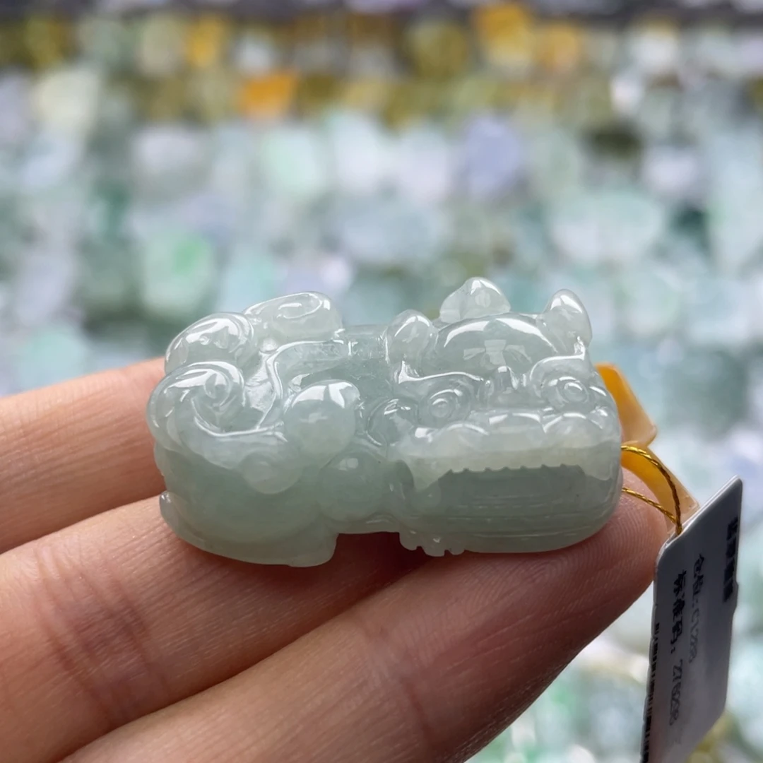 颈饰未镶嵌翡翠貔貅