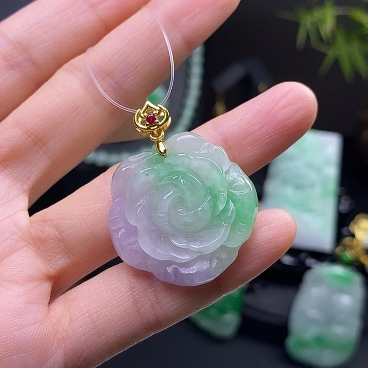 翡翠未镶嵌吊坠(赠链)