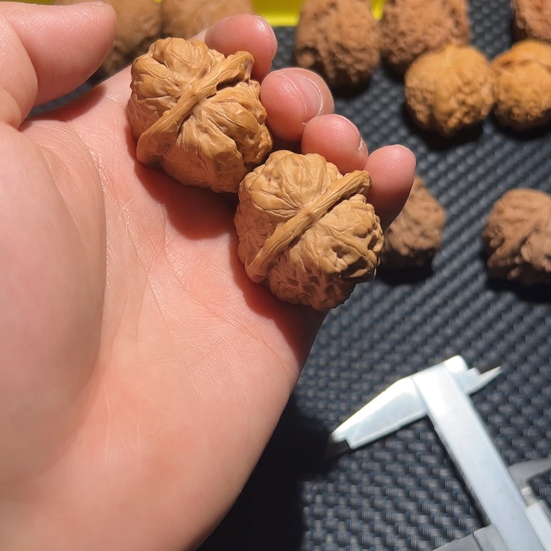 L***.文玩核桃吊坠文玩核桃 蛤蟆头