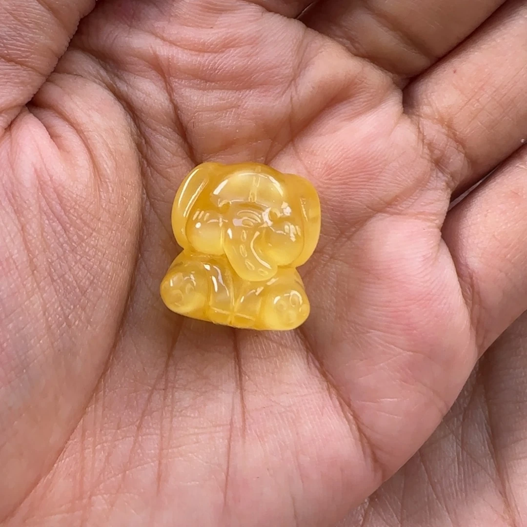 琥珀未镶嵌颈饰琥珀