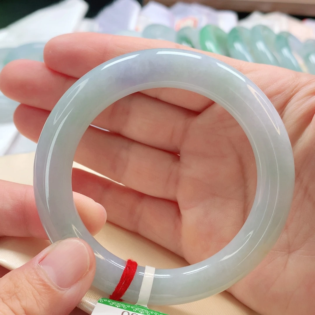 翡翠手镯未镶嵌56圆