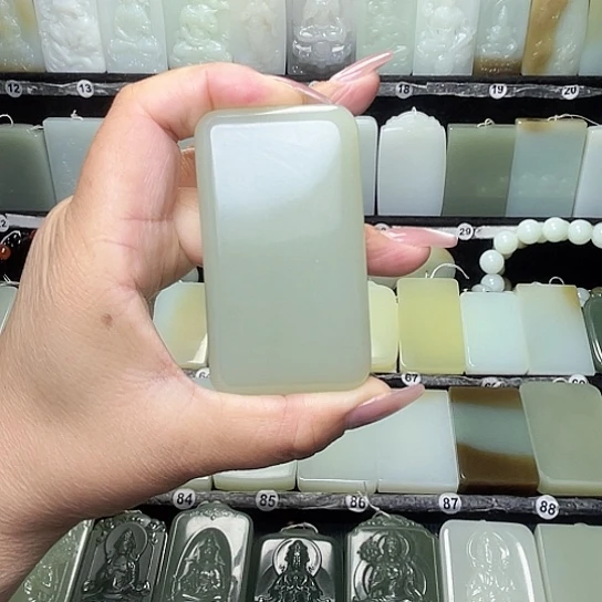 和田玉未镶嵌颈饰@**王