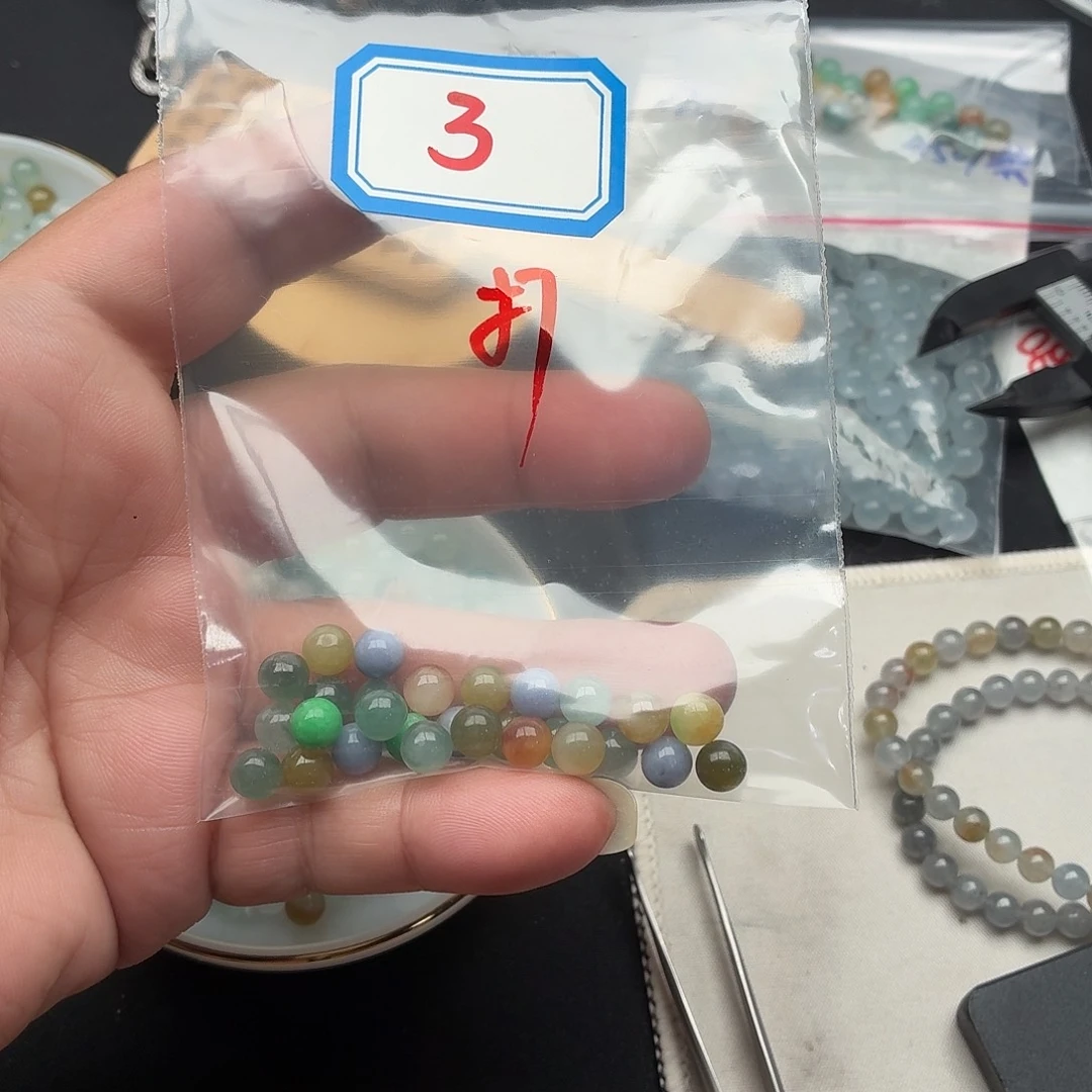 莲***一定制翡翠未镶嵌翡翠珠链