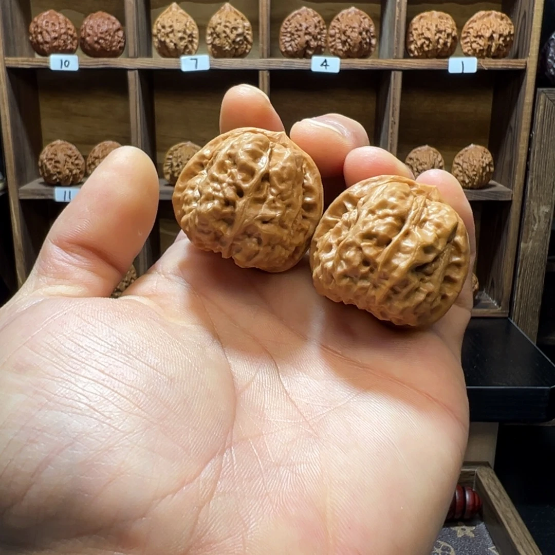 文玩核桃吊坠哇哇