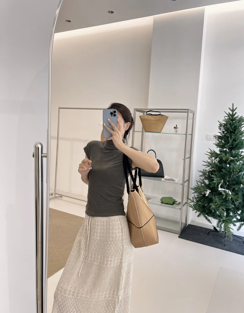 简约时尚百搭气质风半高领天丝羊毛短袖