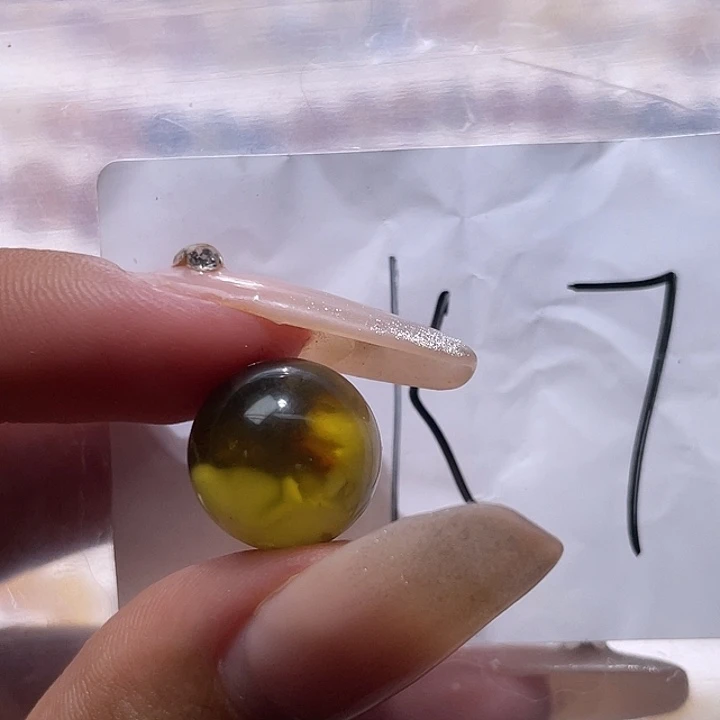 琥珀未镶嵌裸石13.5福利