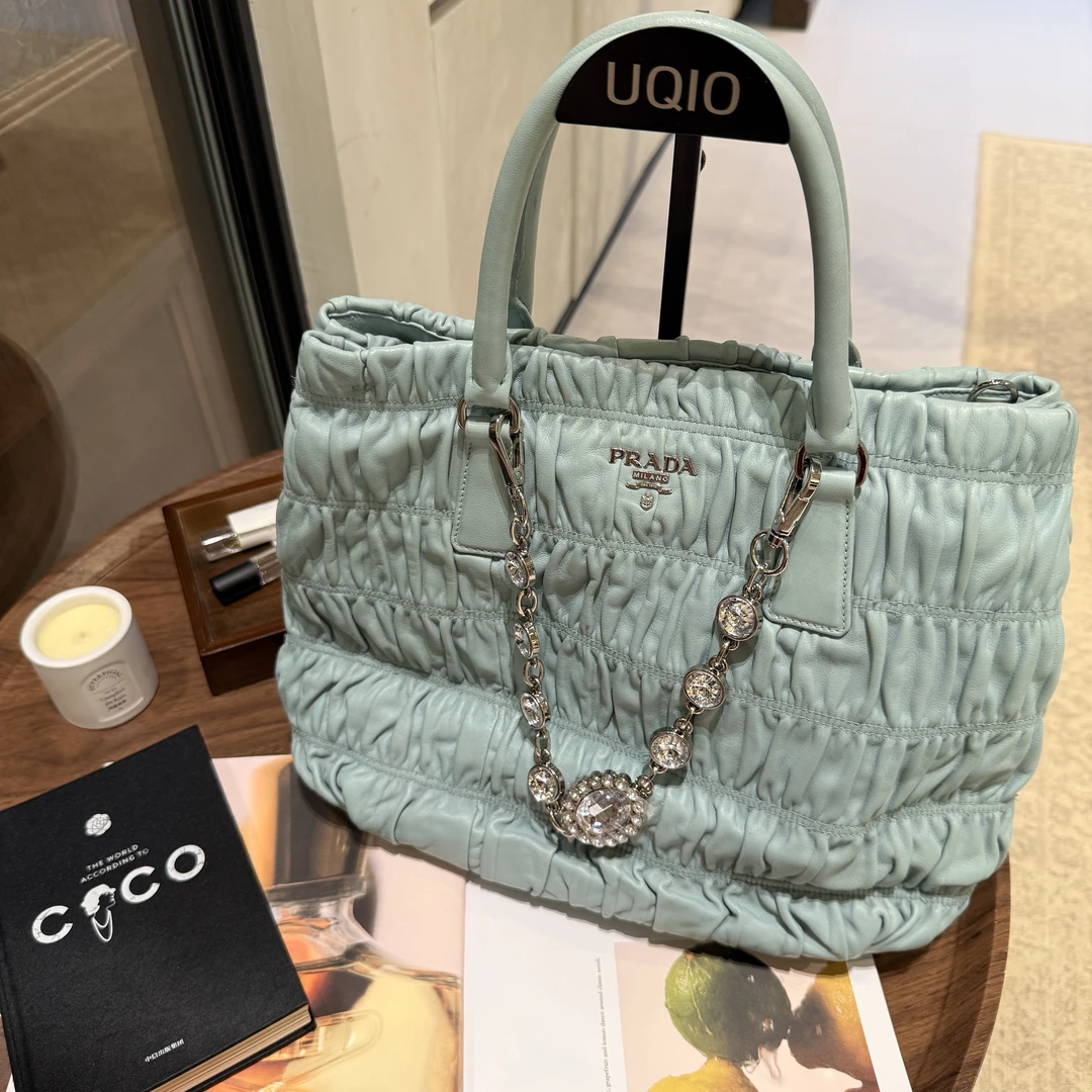 95新 Prada/普拉达 全皮薄荷绿皱褶托特包 98新 41453851