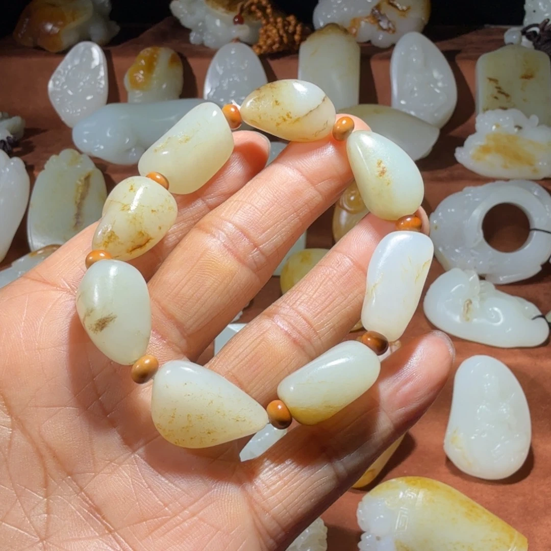 行***者和田玉未镶嵌手链