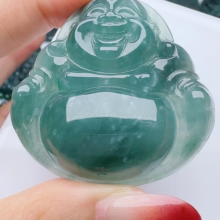 翡翠未镶嵌颈饰多样性发其一