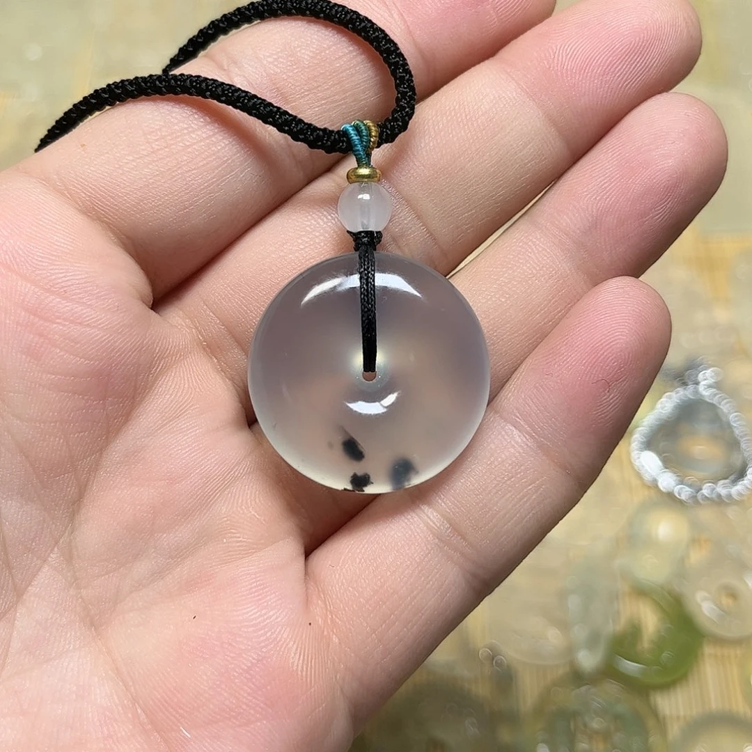 岫玉未镶嵌颈饰吊坠