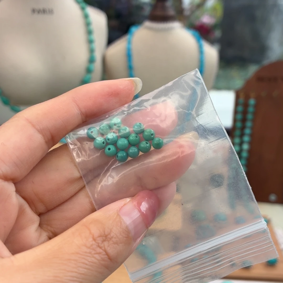 用***8绿松石未镶嵌颈饰