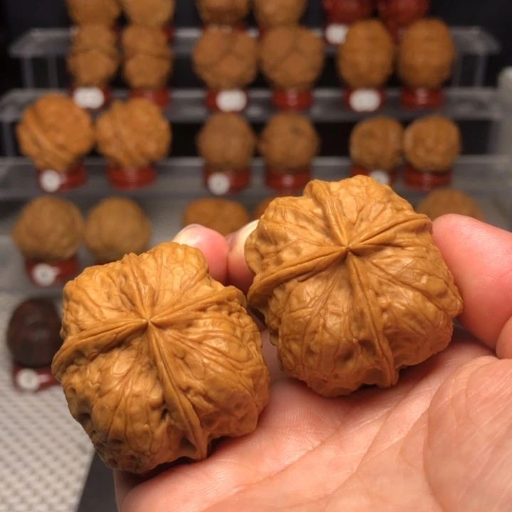 文玩核桃把件49战斧四棱