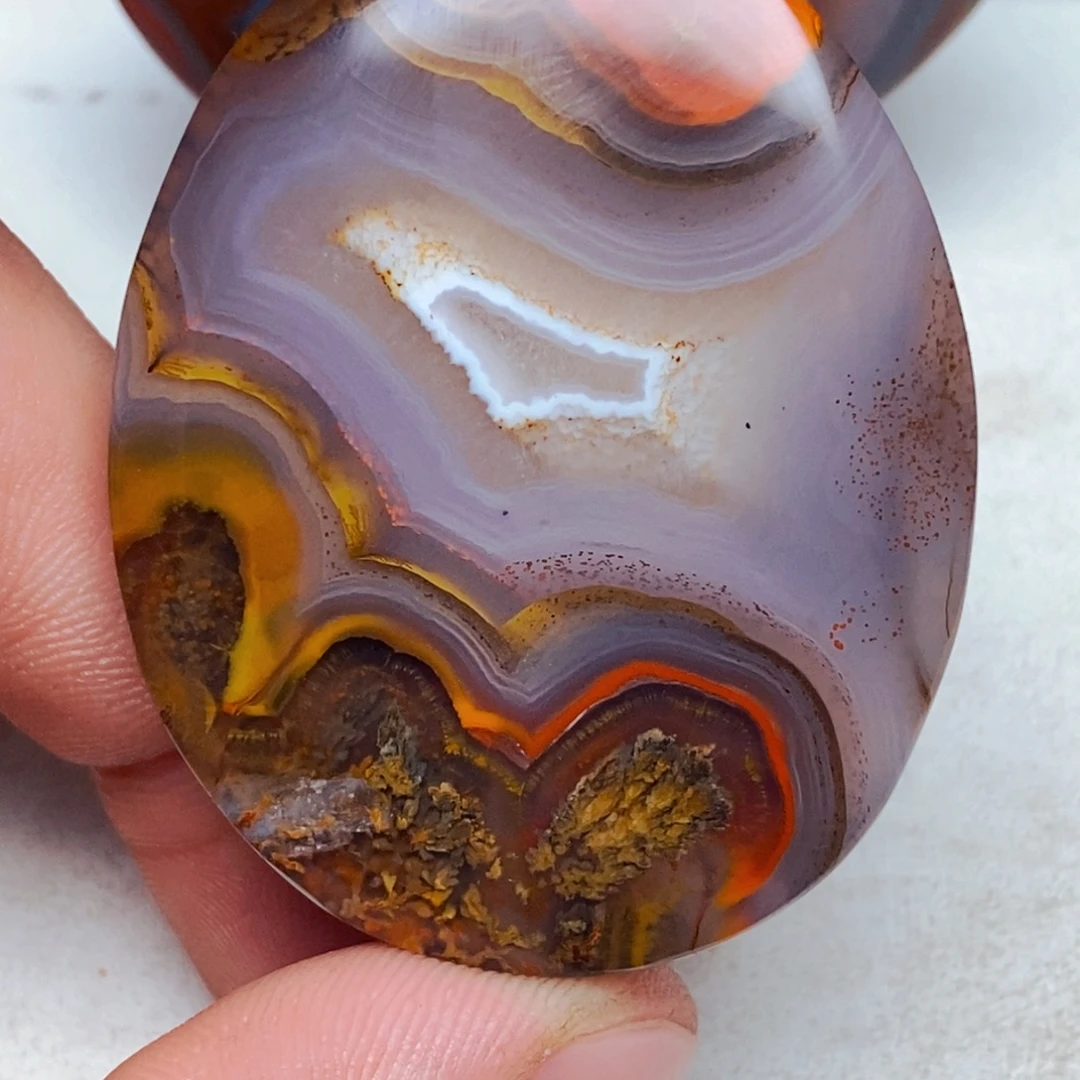 苏***靓玛瑙/玉髓未镶嵌颈饰