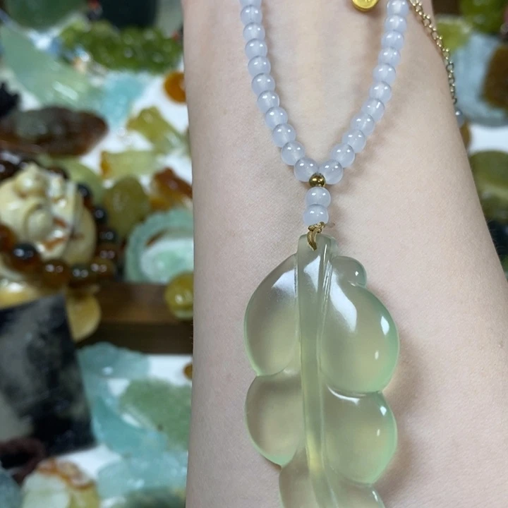 蛇纹石玉未镶嵌吊坠