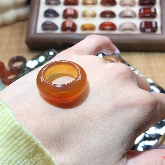 风***筝玛瑙/玉髓未镶嵌戒指