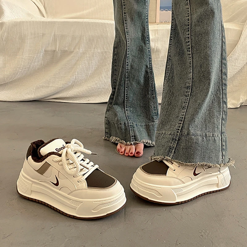 超火！爆款百搭厚底小白鞋女增高小众板鞋2025新款春夏季休闲运动