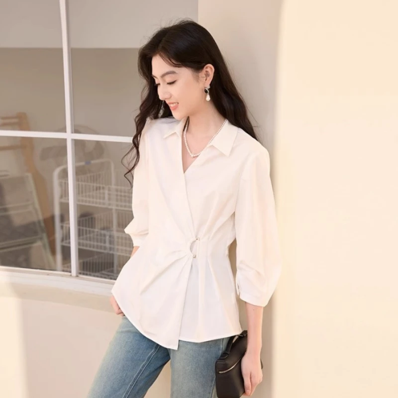 现货 白色衬衫女2025春季新款衬衣职场设计感v字翻领掐腰法式上衣