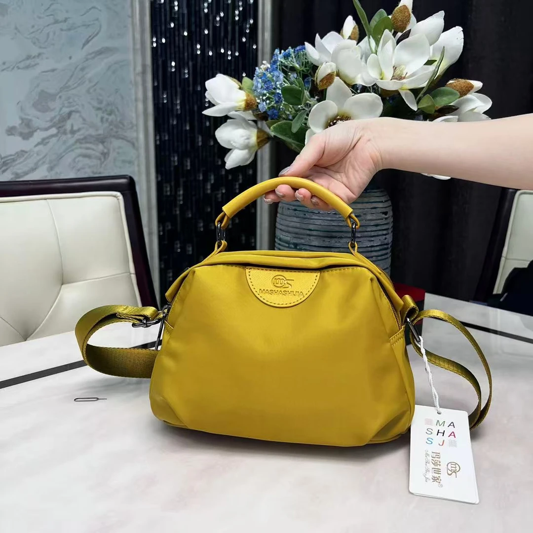 8102新款简约单肩斜挎包   尺寸长24高17厚11